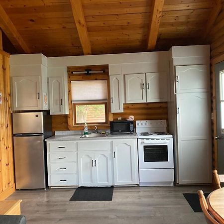 探险东部木屋和营地假日公园 Baddeck Inlet 外观 照片