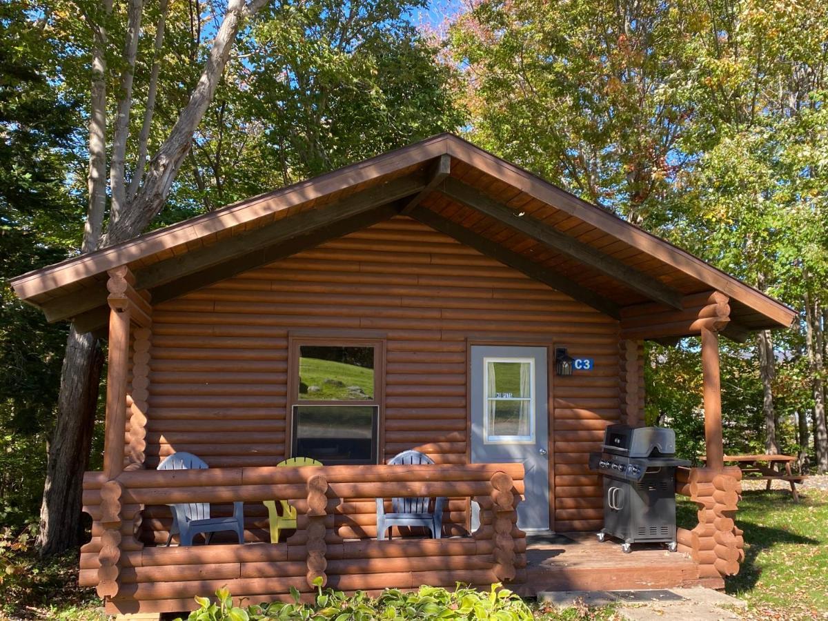 探险东部木屋和营地假日公园 Baddeck Inlet 外观 照片